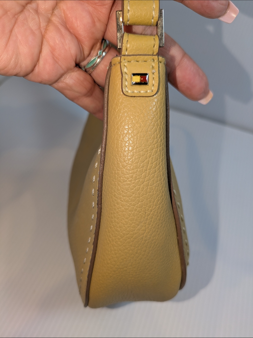 Tommy Hilfiger Mustard Yellow Pebbled Faux Leather Mini Shoulder Bag Y2K - Picture 4 of 12